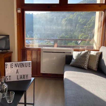 58 M2 Avec Piscine Interieure Vue Montagne Centre Village , Parking Prive Apartment