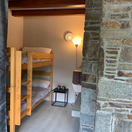 58 M2 Avec Piscine Interieure Vue Montagne Centre Village , Parking Prive 아파트