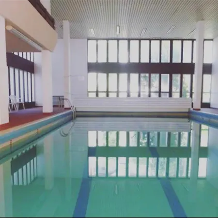 58 M2 Avec Piscine Interieure Vue Montagne Centre Village , Parking Prive *