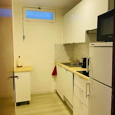 58 M2 Avec Piscine Interieure Vue Montagne Centre Village , Parking Prive * 생라리술랑