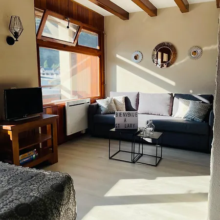 Apartment 58 M2 Avec Piscine Interieure Vue Montagne Centre Village , Parking Prive